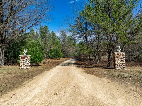 $1,600,000 | N13436 19th Avenue, Necedah, WI 54646