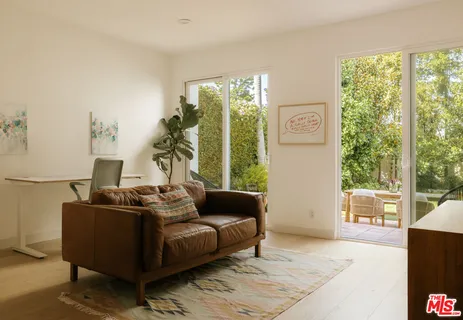 $4,295,000 | 2341 32nd Street, Santa Monica, CA 90405