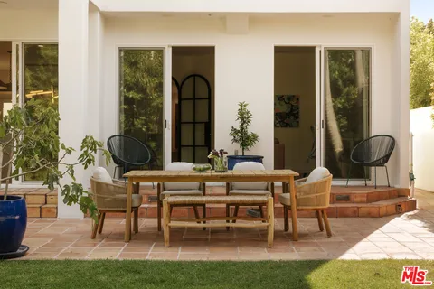 $4,295,000 | 2341 32nd Street, Santa Monica, CA 90405