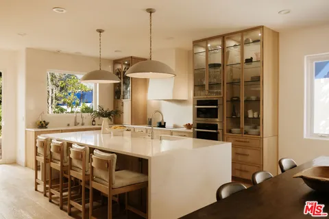 $4,295,000 | 2341 32nd Street, Santa Monica, CA 90405