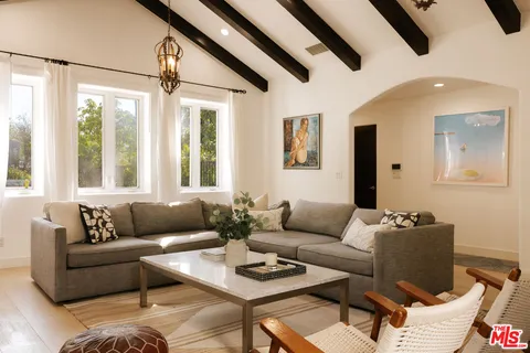$4,295,000 | 2341 32nd Street, Santa Monica, CA 90405