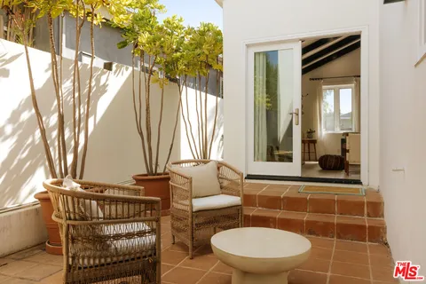 $4,295,000 | 2341 32nd Street, Santa Monica, CA 90405