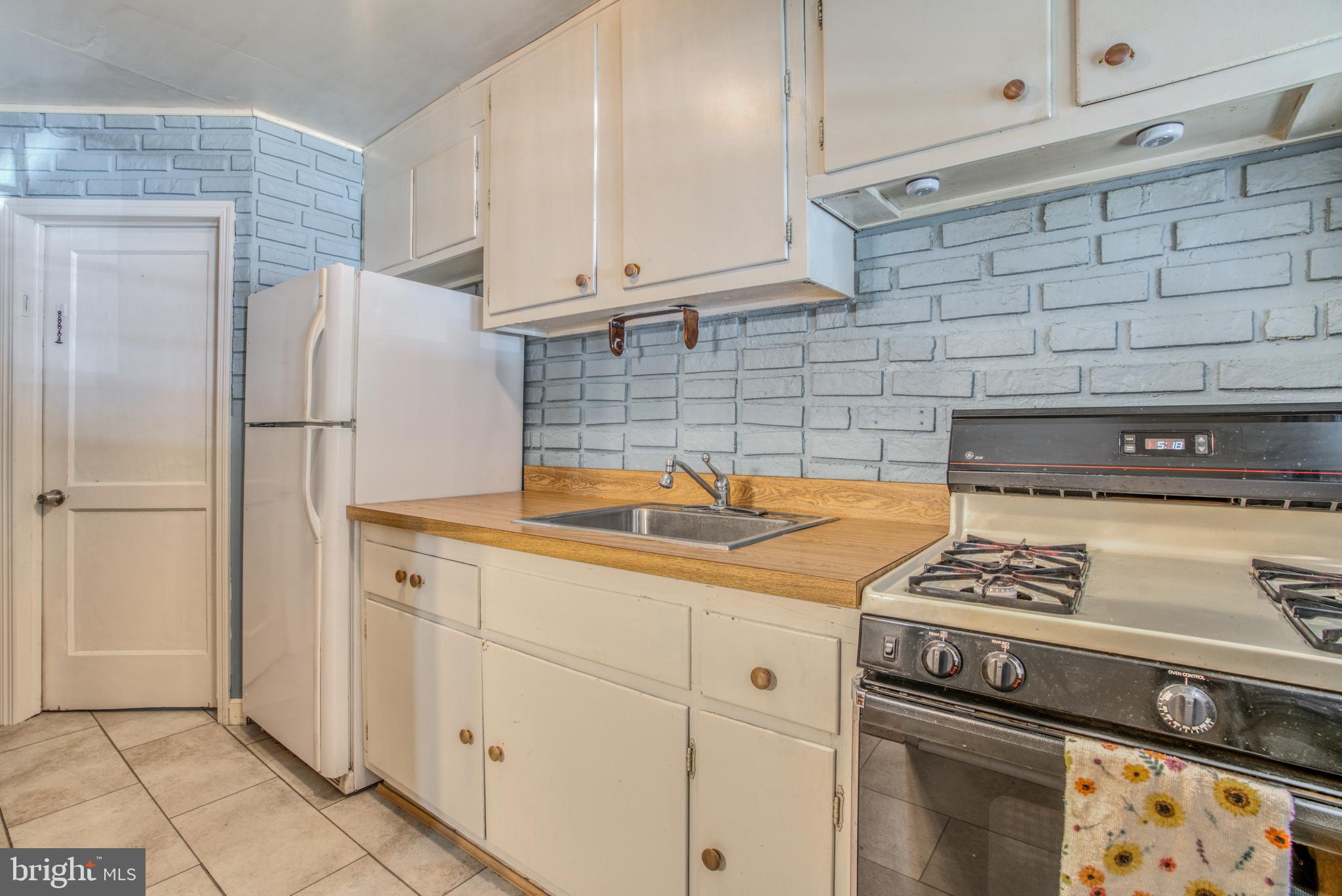 8602 Willow Oak Road Baltimore, MD 21234 - Photo 7 of 19