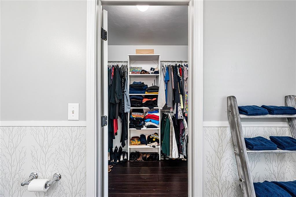2149 Kingview Road Scottdale, PA 15683 - Photo 20 of 41 Walk-in ensuite closet