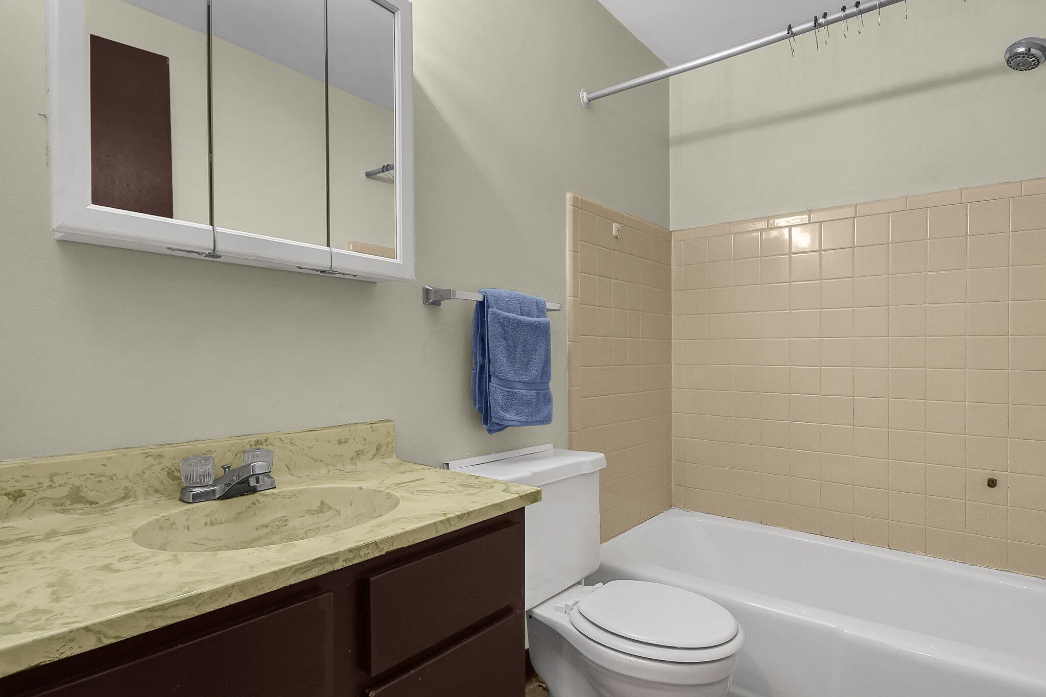 5690 Beechcroft Road, Unit 5690B Columbus, OH 43229 - Photo 16 of 29 21-web-or-mls-5690-beechcroft-rd-b