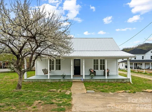 $315,000 | 1623 Barnardsville Highway, Barnardsville, NC 28709