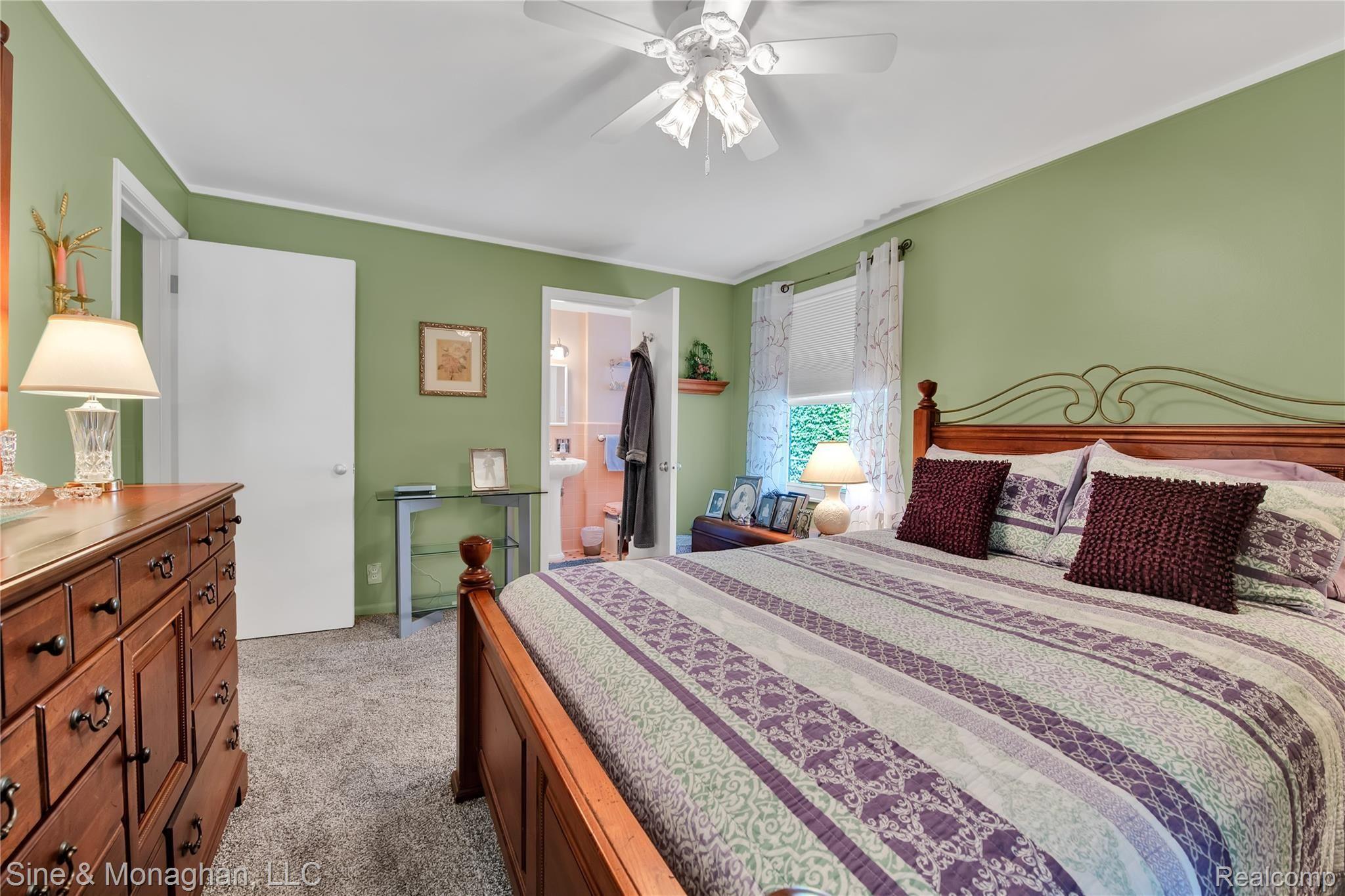 954 Harcourt Road Grosse Pointe, MI 48230 - Photo 16 of 46 956 Harcourt - HD Drone Photography-20.jpg