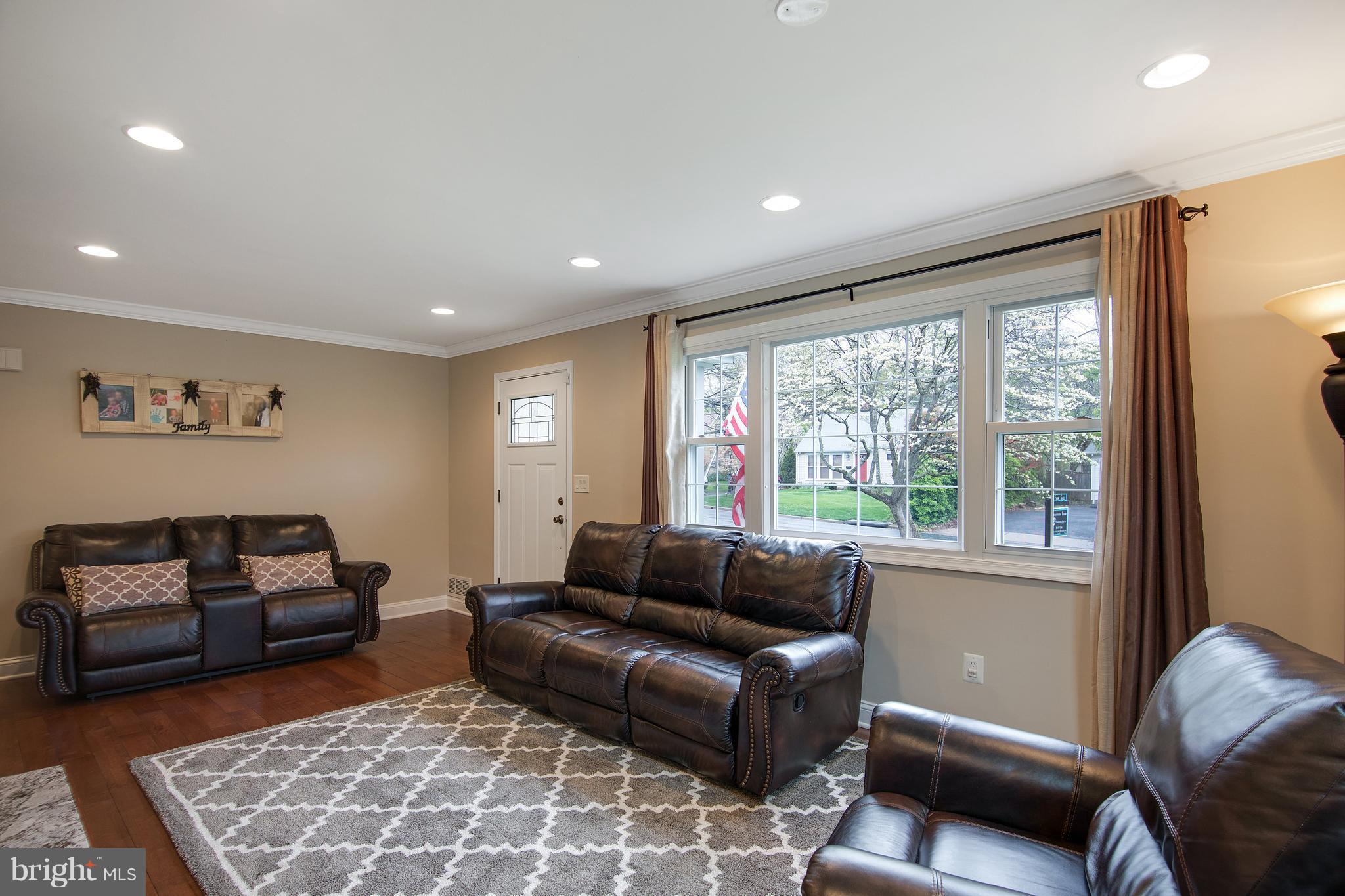 3115 Cofer Road Falls Church, VA 22042 - Photo 3 of 21 Living Room