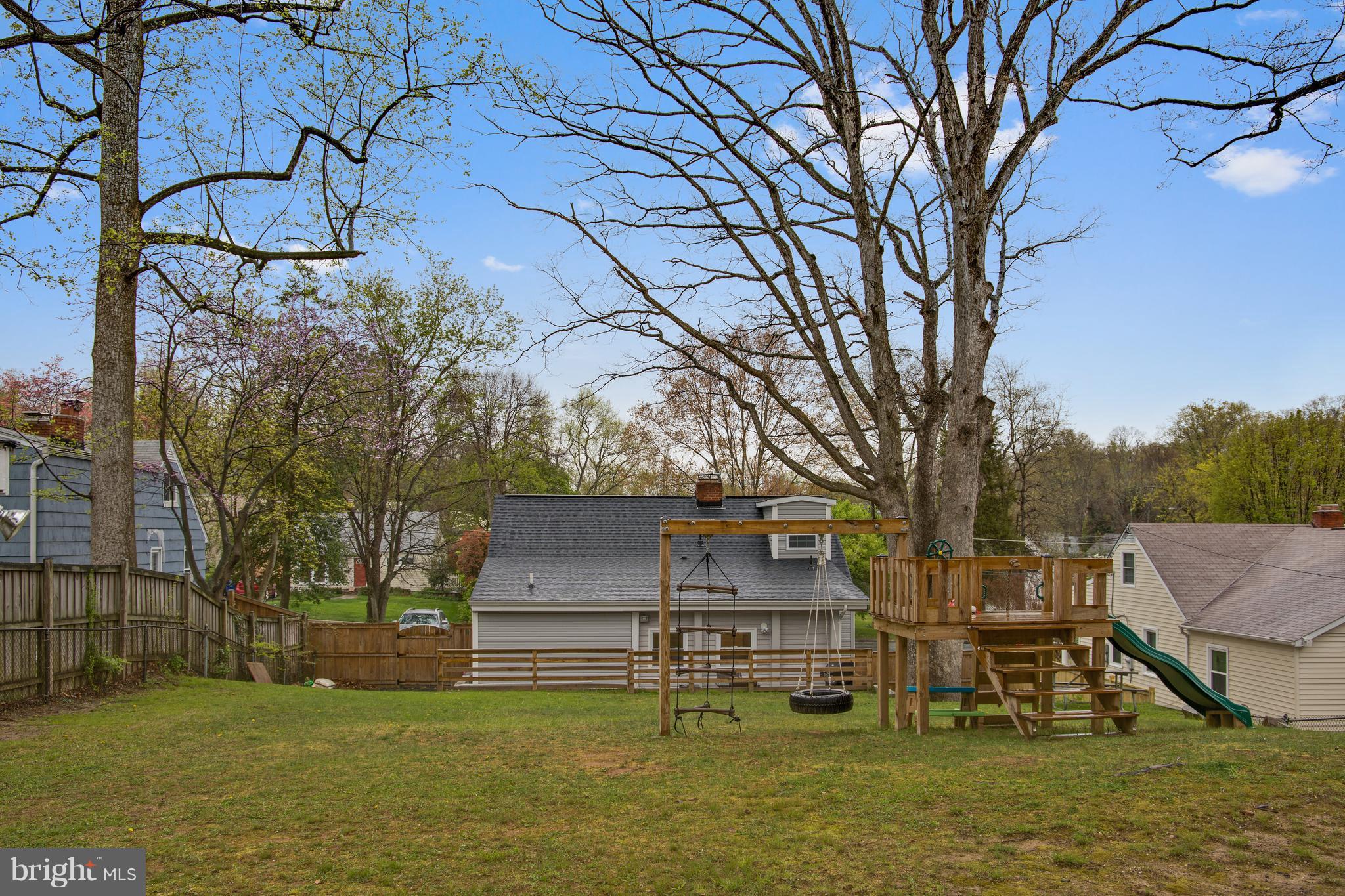 3115 Cofer Road Falls Church, VA 22042 - Photo 21 of 21 Expansive fenced yard