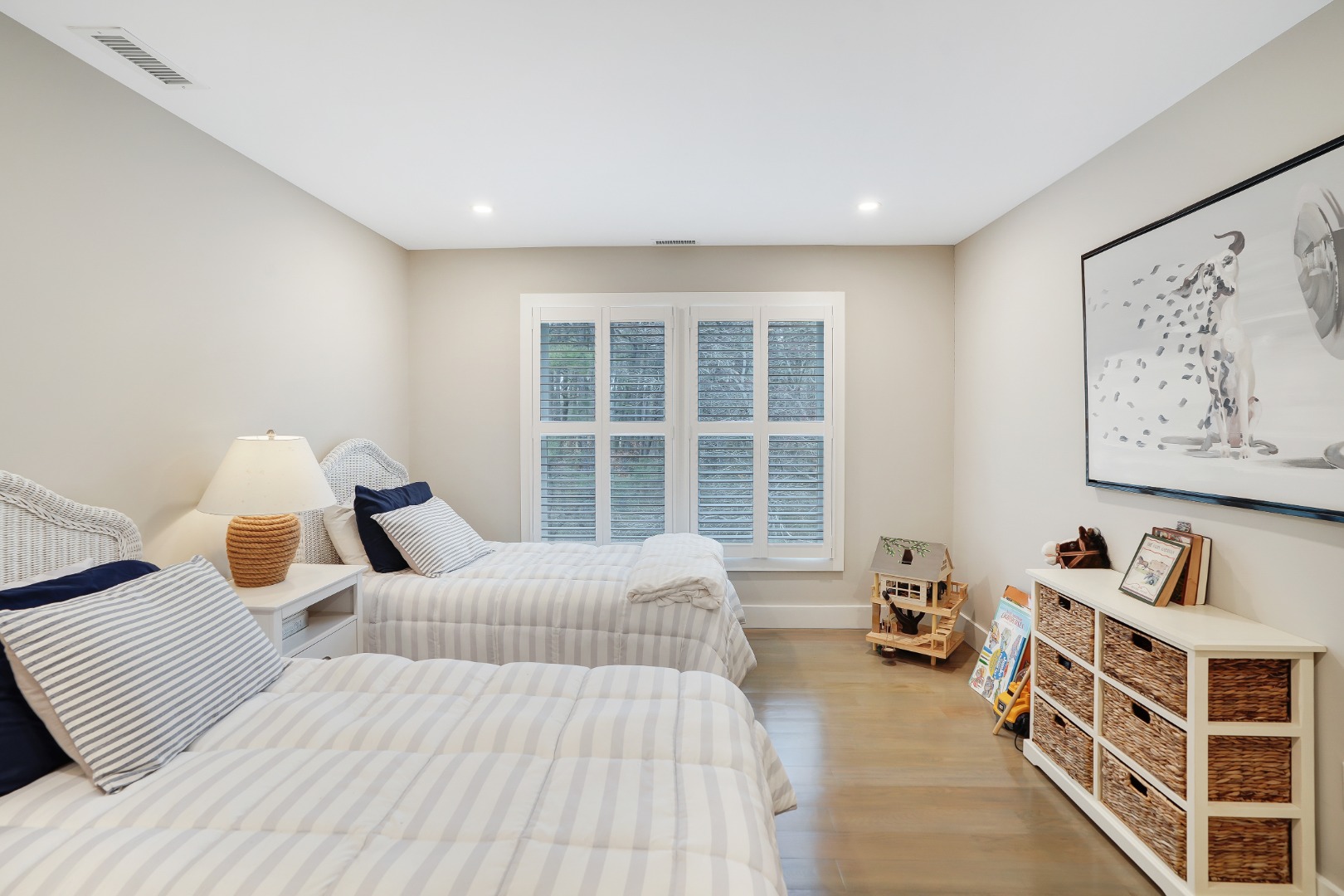 150 Cove Road, Unit 10 Vineyard Haven, MA 02568 - Photo 26 of 45 Second floor guest bedroom with en suite bath.