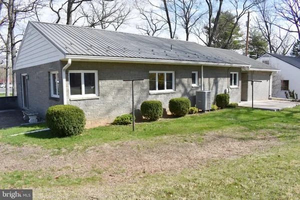 $1,250 | 6056 Lincoln Way West, St. Thomas, PA 17252
