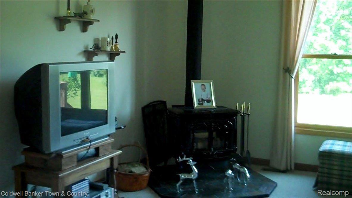 7415 Faussett Road Fenton, MI 48430 - Photo 24 of 25 living room