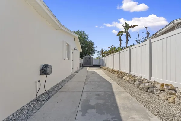 $450,000 | 3528 Northeast Jeannette Drive, Jensen Beach, FL 34957