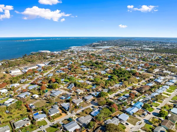 $450,000 | 3528 Northeast Jeannette Drive, Jensen Beach, FL 34957