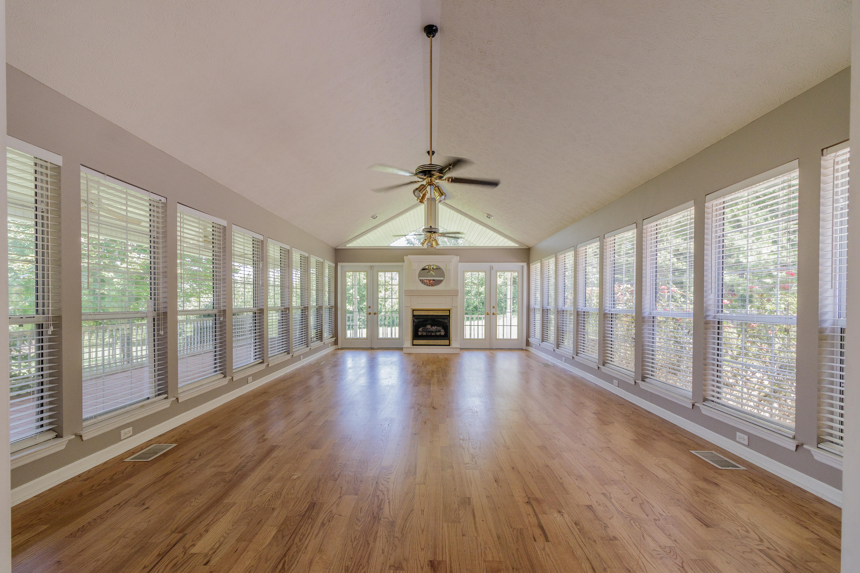 1605 Ringgold Road LaFayette, GA 30728 - Photo 3 of 63 Living Room