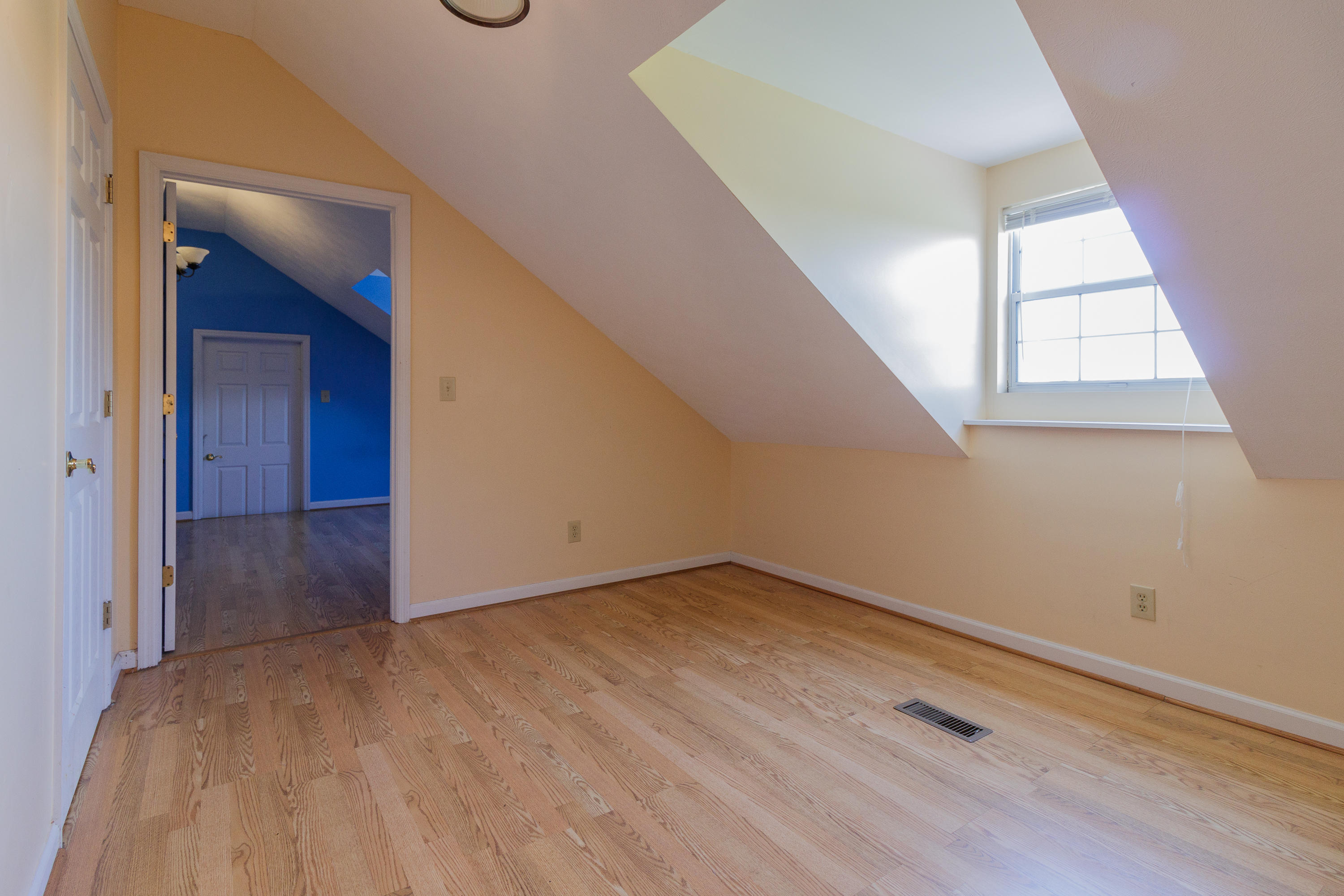 1605 Ringgold Road LaFayette, GA 30728 - Photo 35 of 63 Upstairs Room 1