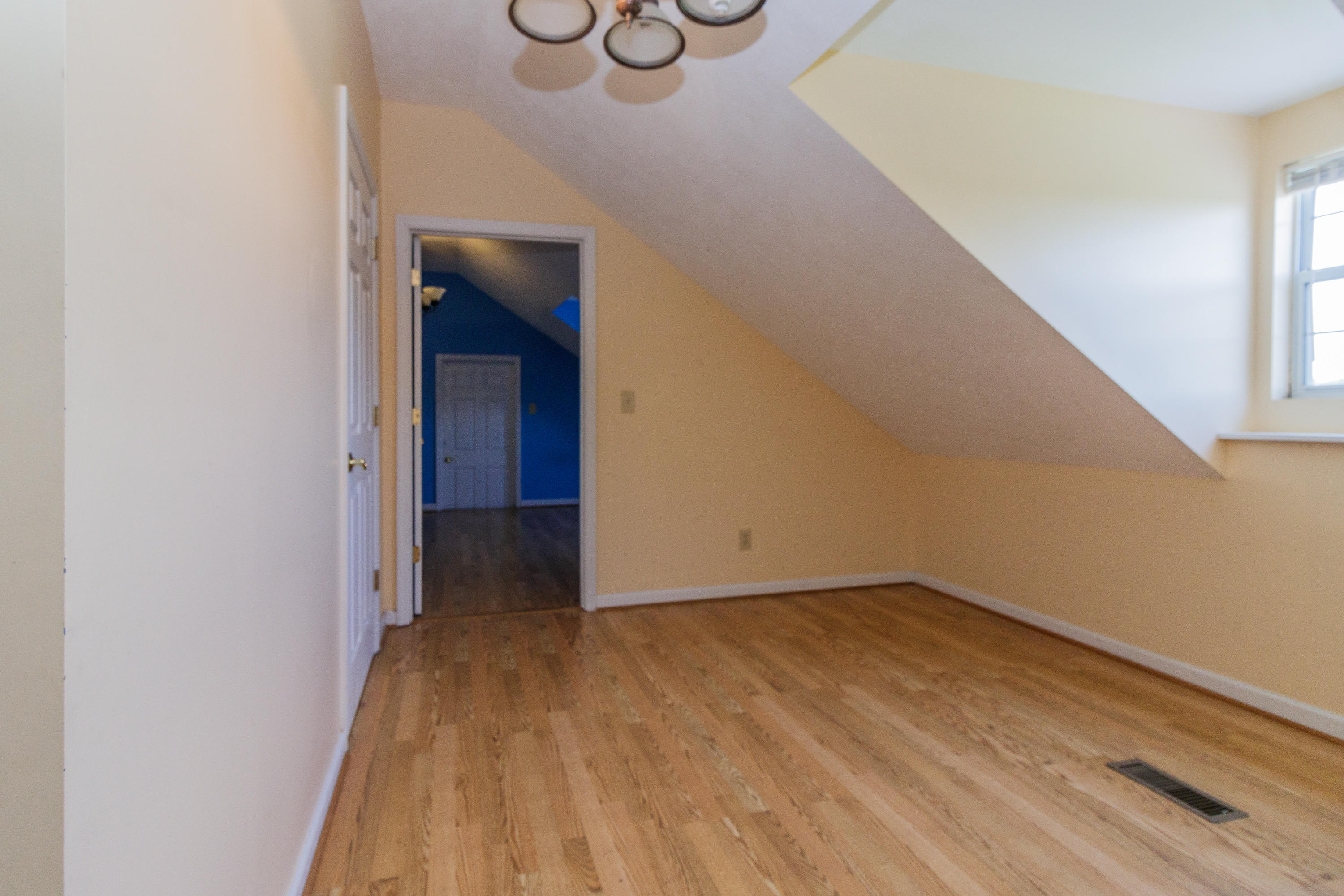 1605 Ringgold Road LaFayette, GA 30728 - Photo 36 of 63 Upstairs Room 1