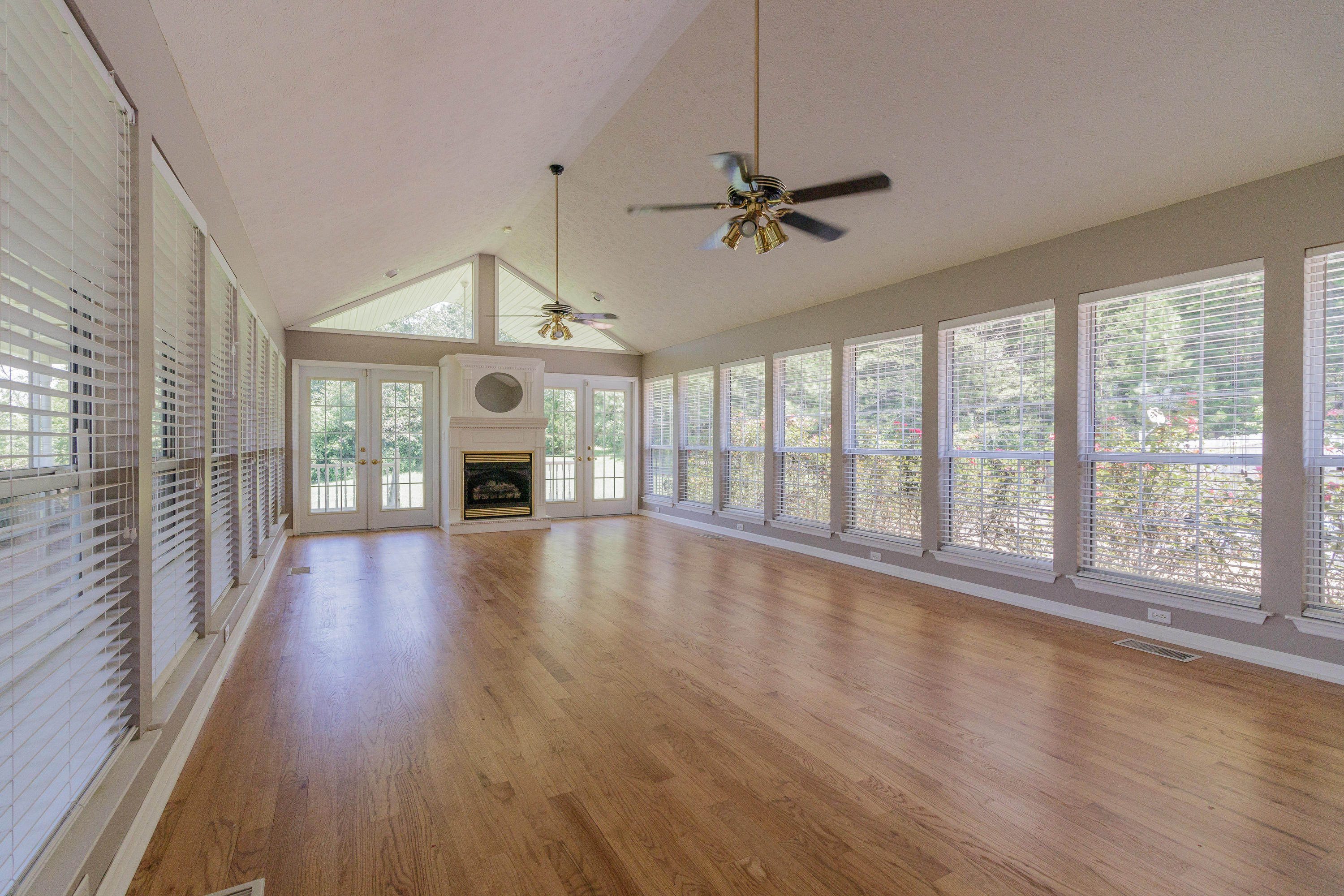 1605 Ringgold Road LaFayette, GA 30728 - Photo 4 of 63 Living Room