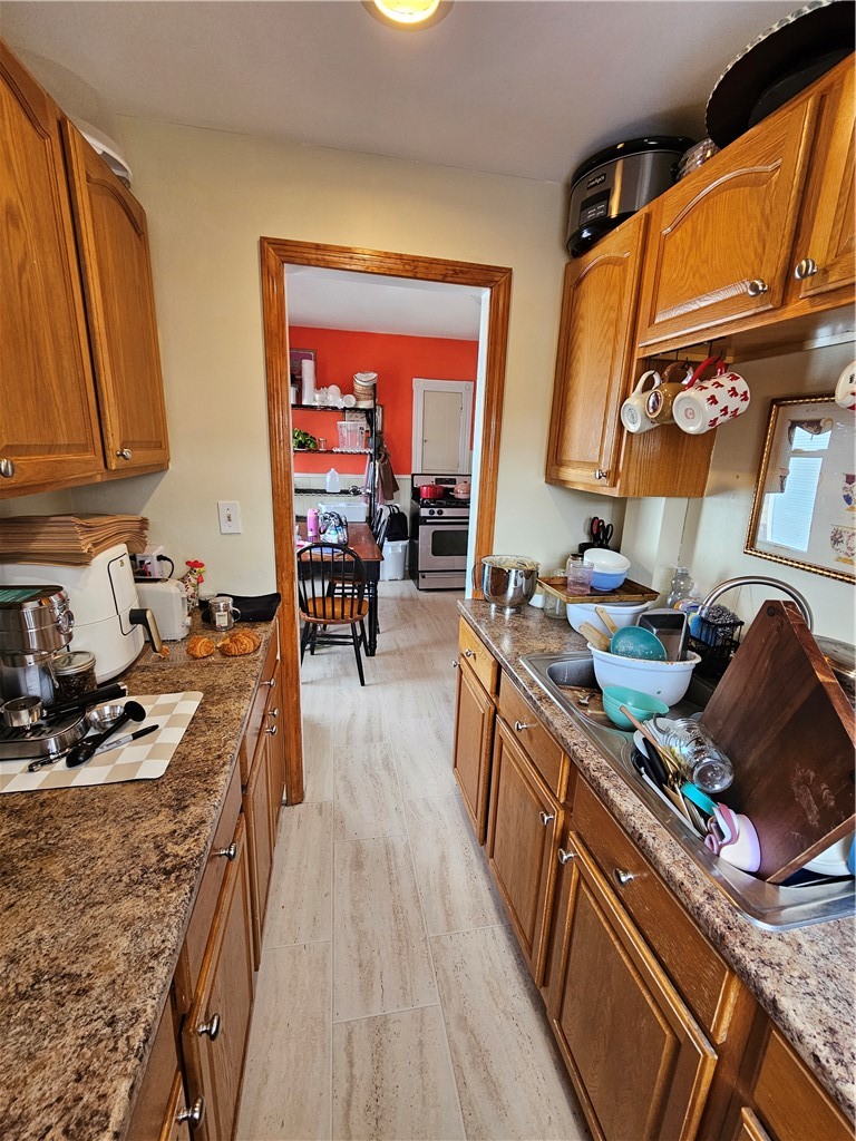 33 Young Street Pawtucket, RI 02860 - Photo 6 of 50