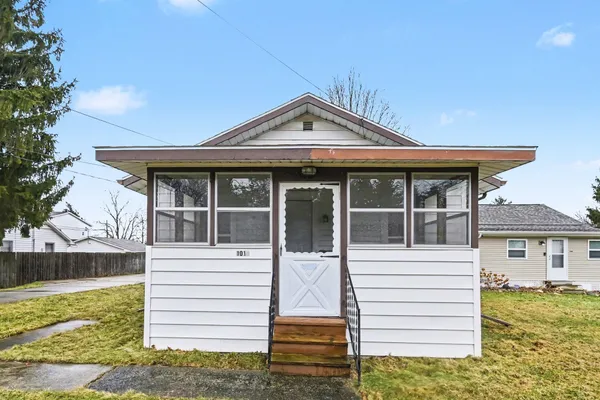 $99,900 | 1015 Pearl Street, Lansing, MI 48906