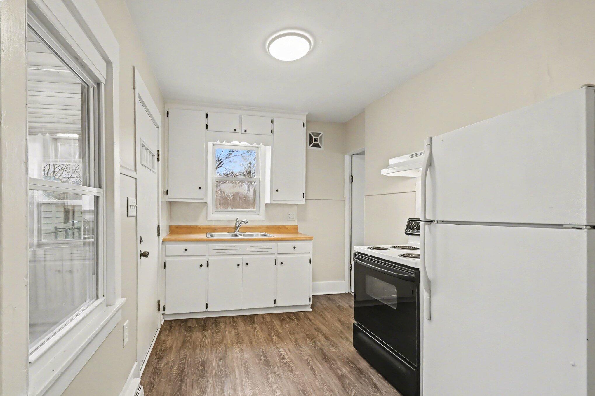 1015 Pearl Street Lansing, MI 48906 - Photo 6 of 17 009_file_5256