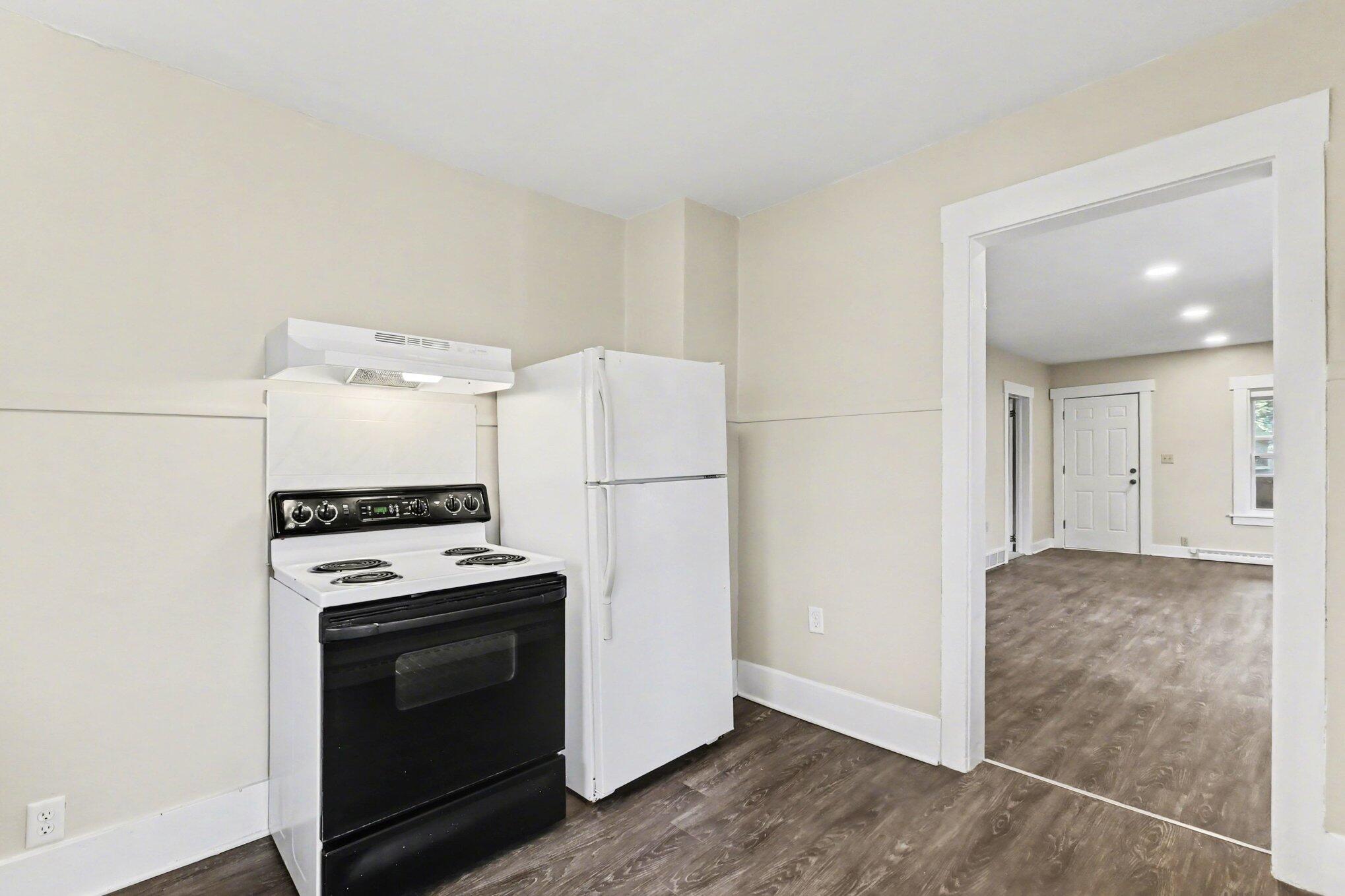 1015 Pearl Street Lansing, MI 48906 - Photo 7 of 17 008_file_1579