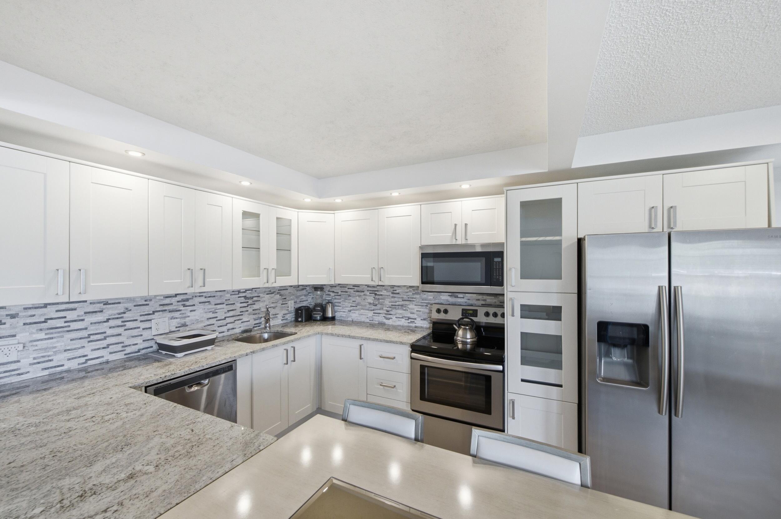 1048 Lincoln C Boca Raton, FL 33434 - Photo 8 of 36 11__dsc6511
