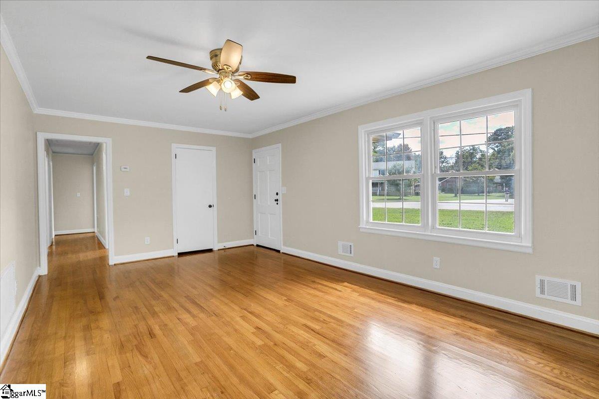 207 Forest Drive Easley, SC 29640 - Photo 11 of 29