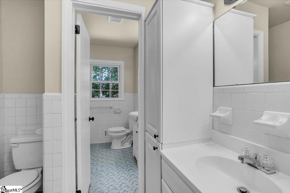 207 Forest Drive Easley, SC 29640 - Photo 15 of 29