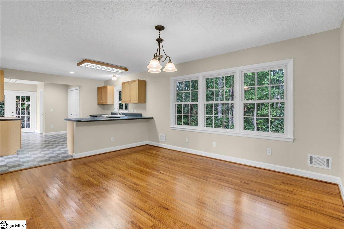 207 Forest Drive Easley, SC 29640 - Photo 8 of 29