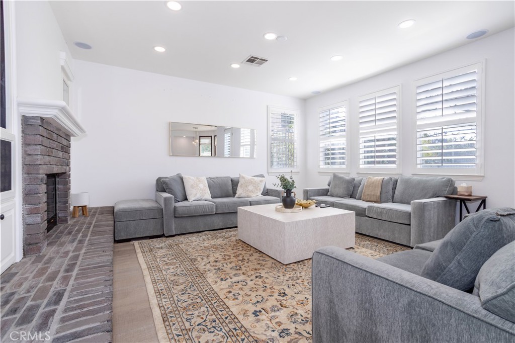 5474 Sunlight Street Simi Valley, CA 93063 - Photo 14 of 39