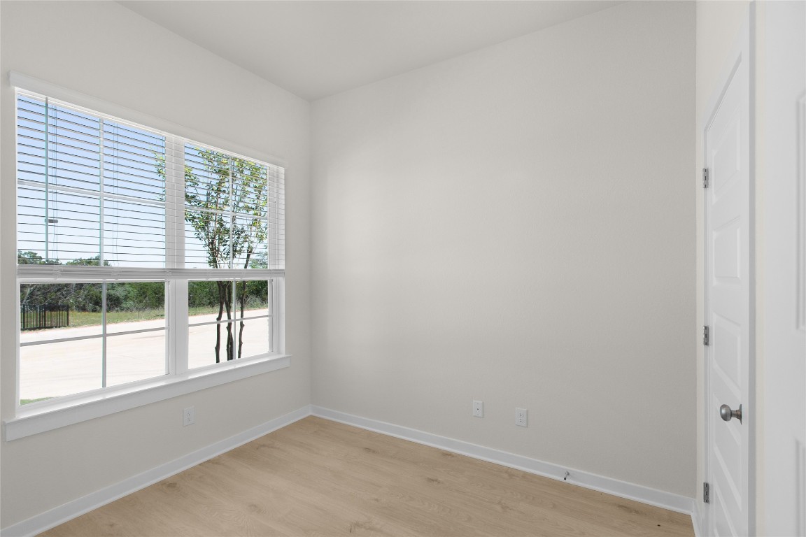 405 Raleigh Drive Georgetown, TX 78633 - Photo 20 of 36 an empty room with a window
