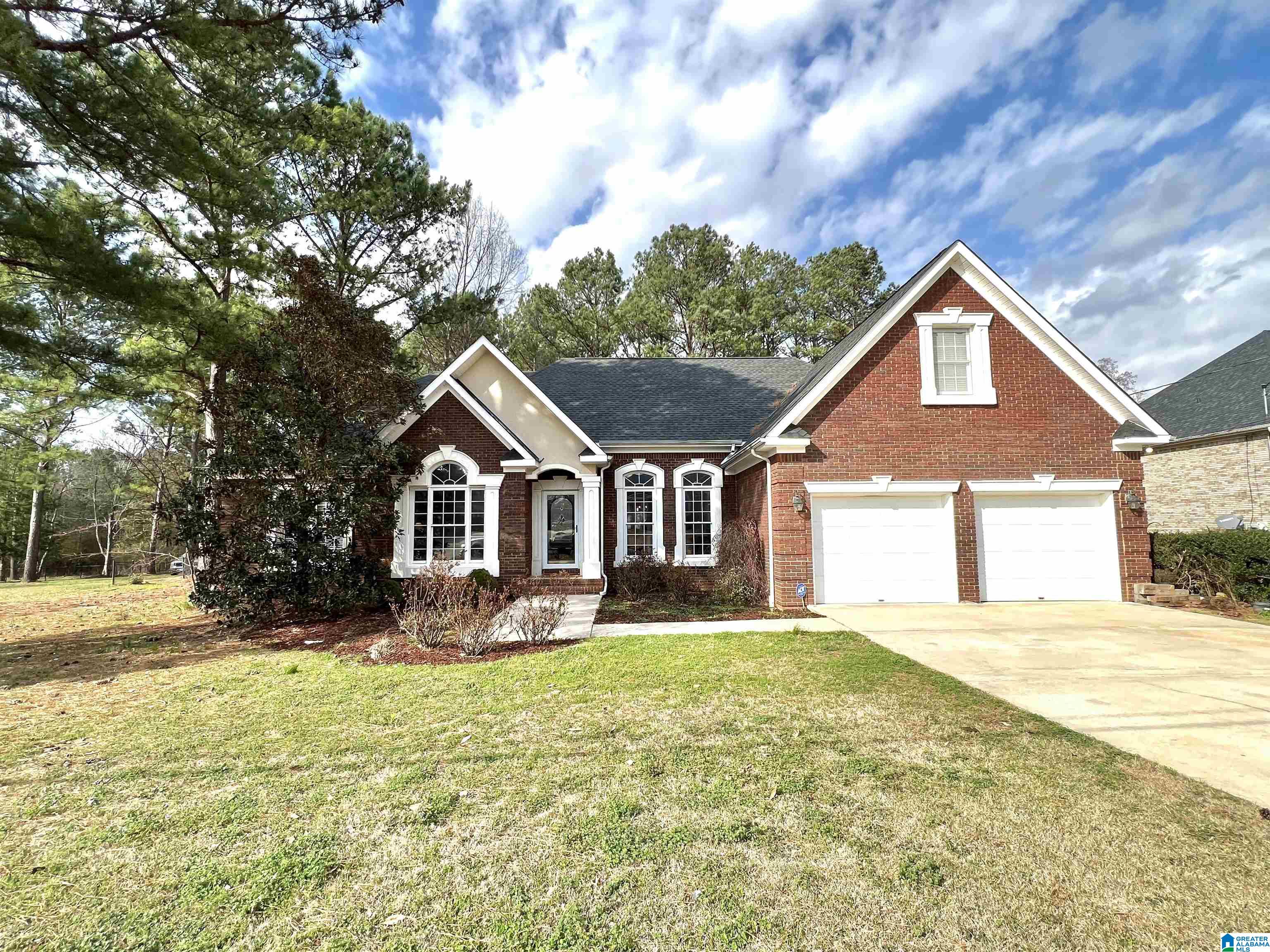 705 Hampton Drive Jacksonville, AL 36265 - Photo 2 of 41