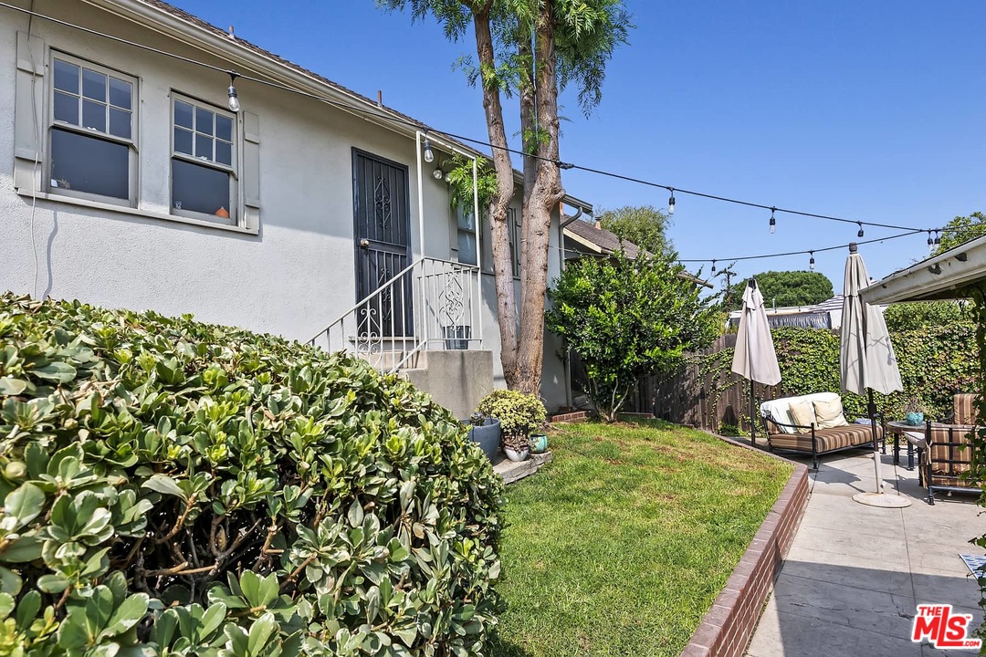 2801 West Silver Drive Los Angeles, CA 90039 - Photo 31 of 34 a view of a backyard with potted plants