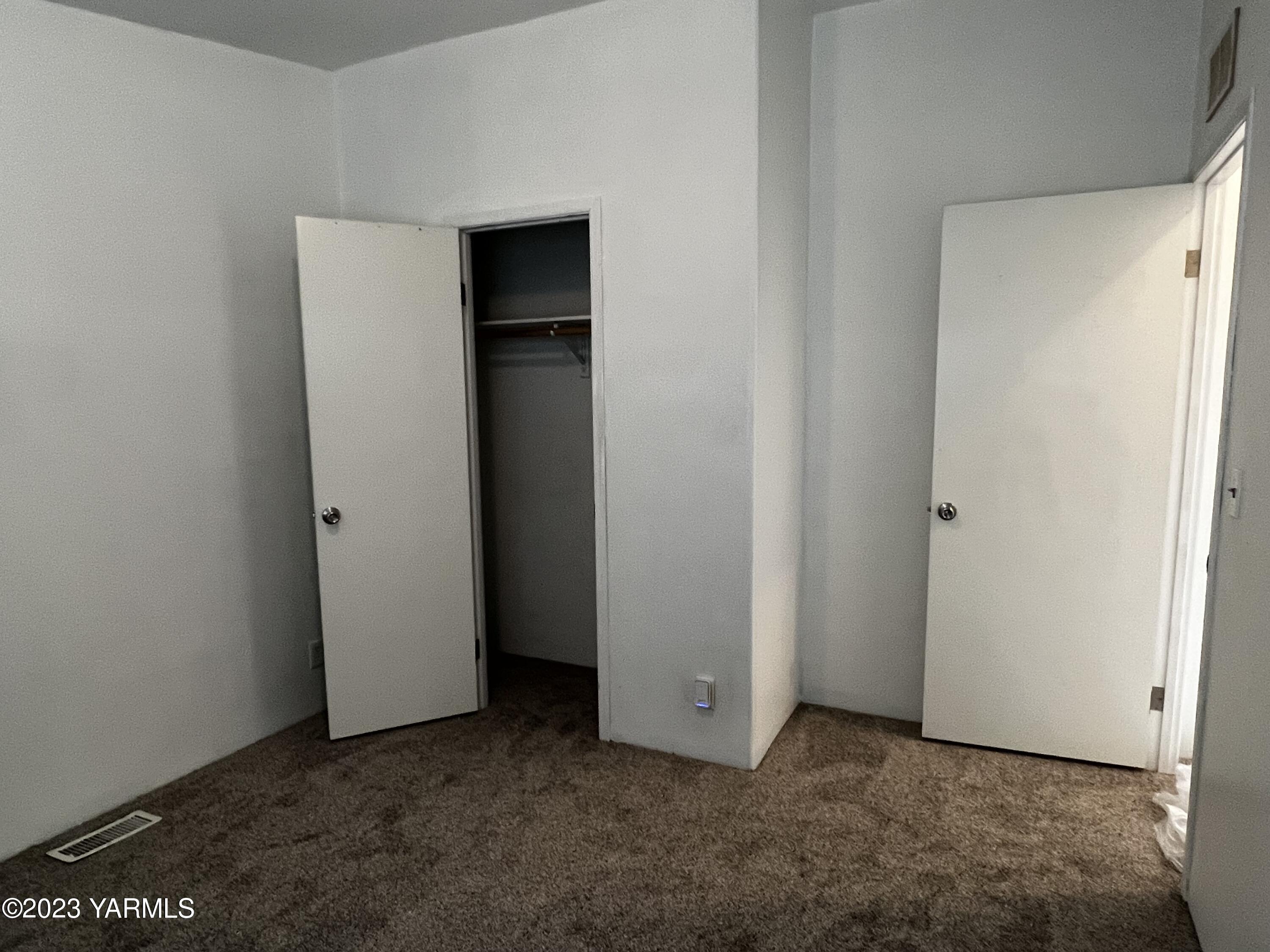 12102 North Hinzerling Road Prosser, WA 99350 - Photo 24 of 43 a view of an empty room