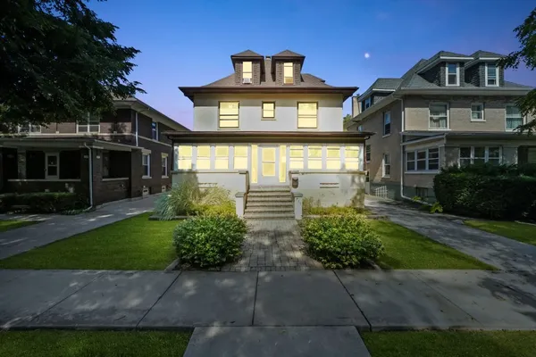 $360,000 | 711 Campbell Street, Joliet, IL 60435