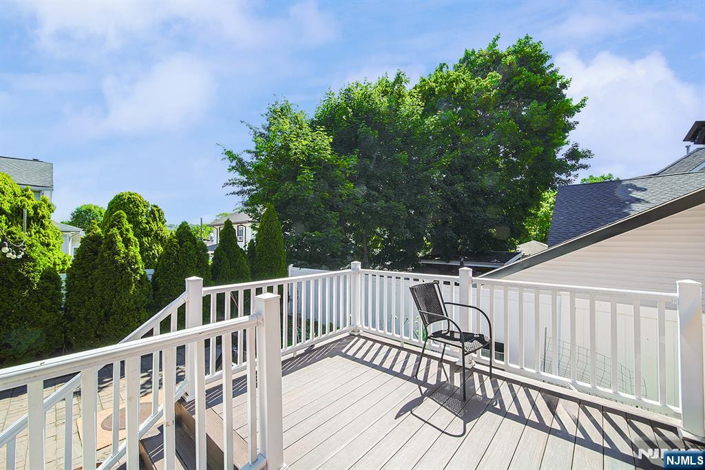 897 Virgil Avenue Ridgefield, NJ 07657 - Photo 8 of 50