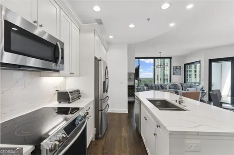 $445,000 | 2828 Peachtree Road, Unit 1704, Atlanta, GA 30305