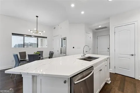 $445,000 | 2828 Peachtree Road, Unit 1704, Atlanta, GA 30305