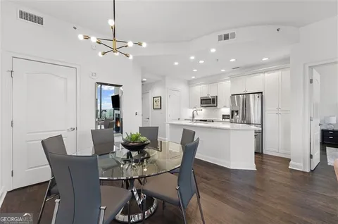 $445,000 | 2828 Peachtree Road, Unit 1704, Atlanta, GA 30305