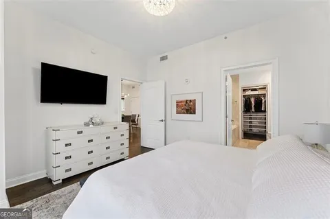 $445,000 | 2828 Peachtree Road, Unit 1704, Atlanta, GA 30305