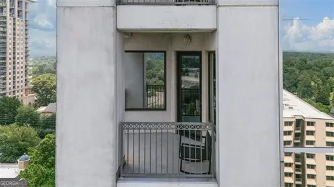 $445,000 | 2828 Peachtree Road, Unit 1704, Atlanta, GA 30305