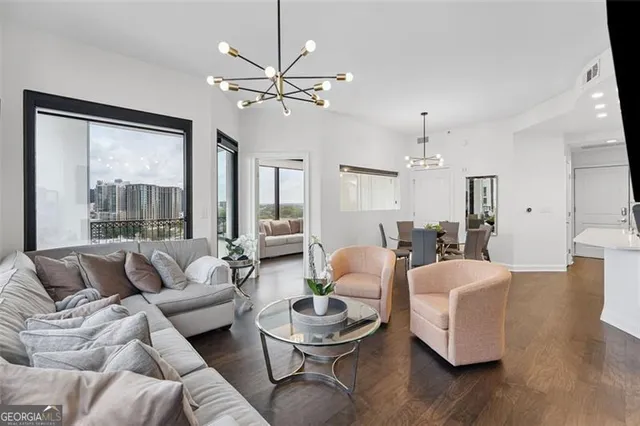 $445,000 | 2828 Peachtree Road, Unit 1704, Atlanta, GA 30305