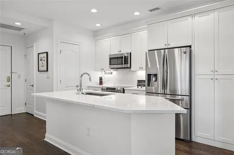 $445,000 | 2828 Peachtree Road, Unit 1704, Atlanta, GA 30305