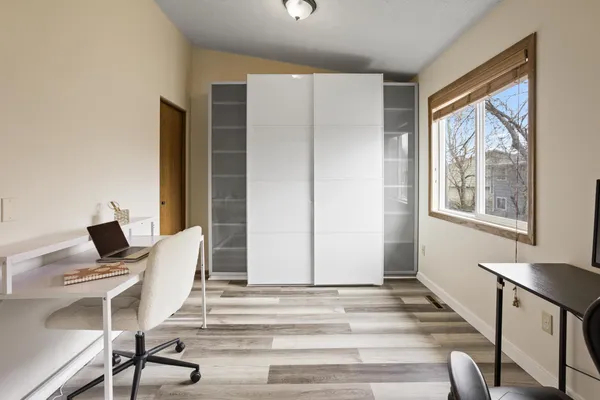 $285,000 | 4404 Cinnamon Ridge Trail, Eagan, MN 55122