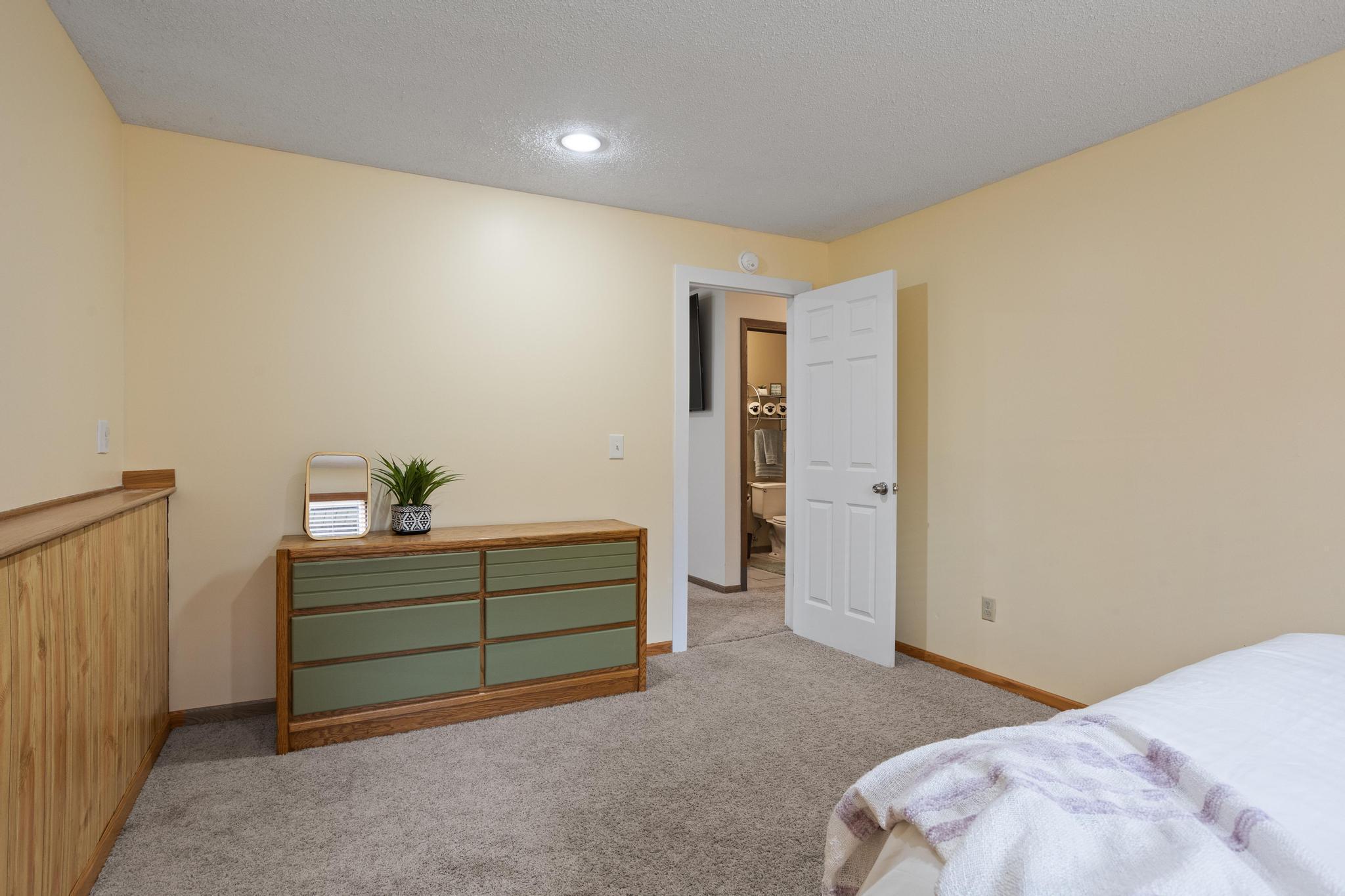 4404 Cinnamon Ridge Trail Eagan, MN 55122 - Photo 19 of 31