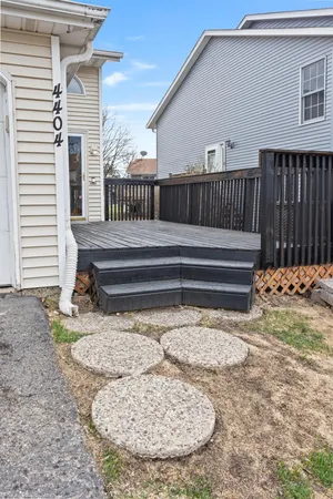 $285,000 | 4404 Cinnamon Ridge Trail, Eagan, MN 55122