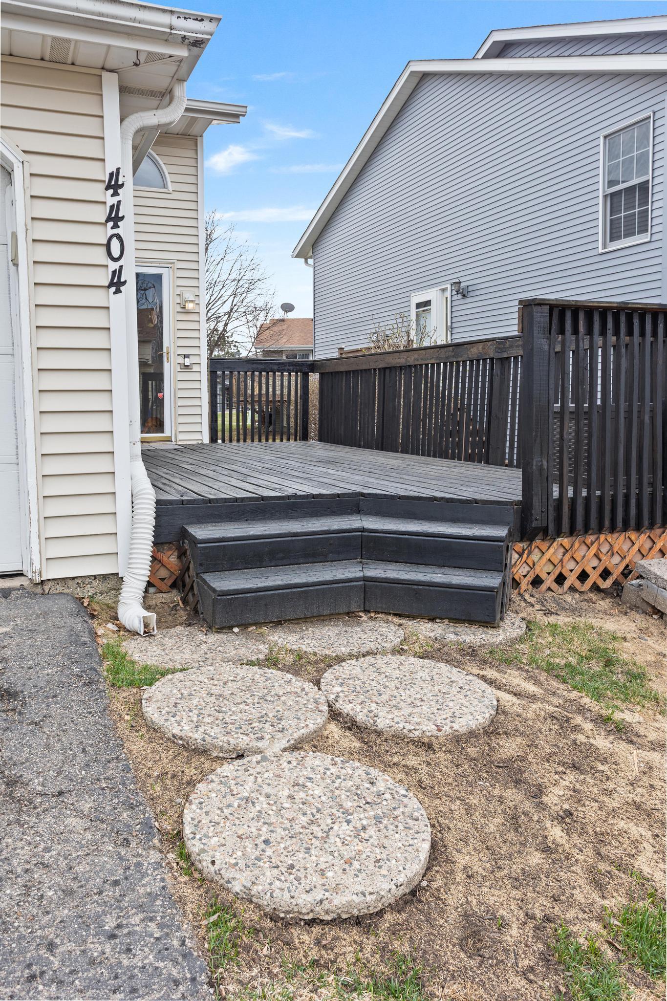 4404 Cinnamon Ridge Trail Eagan, MN 55122 - Photo 2 of 31