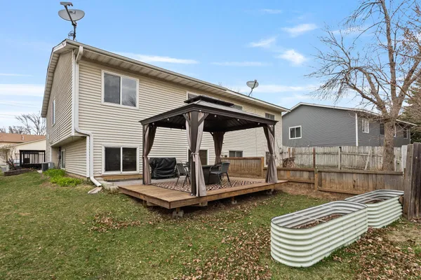 $285,000 | 4404 Cinnamon Ridge Trail, Eagan, MN 55122