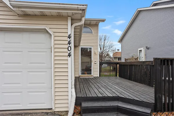 $285,000 | 4404 Cinnamon Ridge Trail, Eagan, MN 55122